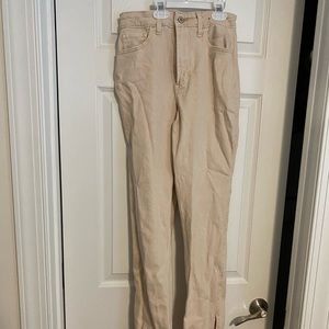 Hollister cream jeans. Size 5. Never worn